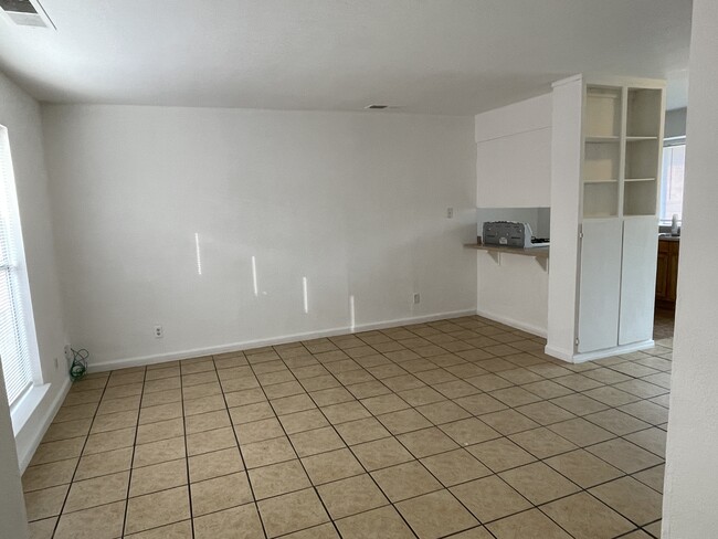 Foto del edificio - 1204 N Divisadero St