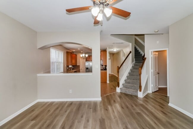 Foto del edificio - 6015 Starbrook Creek Dr