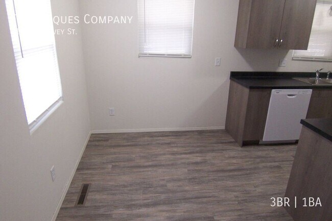 Foto del edificio - 3102 W Hovey St