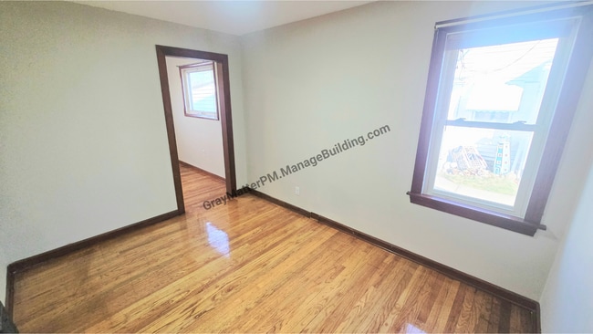Building Photo - 738 E 35th St