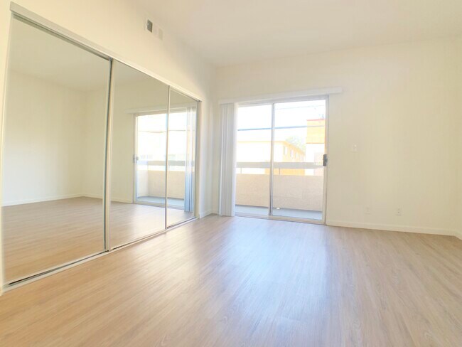 Building Photo - 11919 Culver Blvd Los Angeles, CA 90066