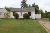 Foto principal - 3 Bedrooms, 1.5 Bathrooms Single Family Ho...