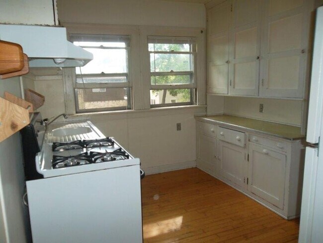 Foto del edificio - 1108 E Johnson St