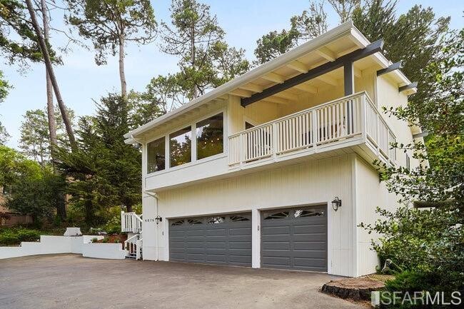 Building Photo - 4076 Crest Rd