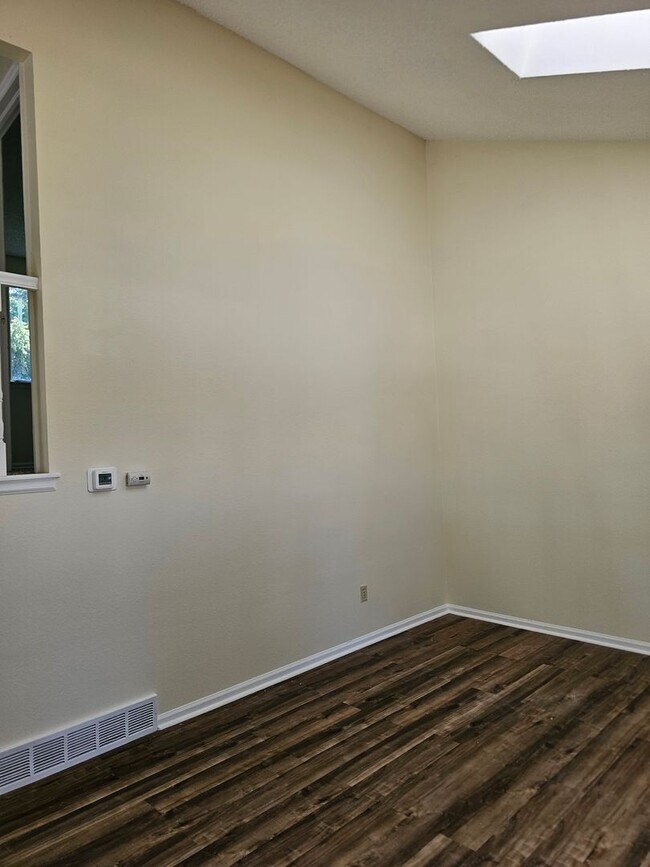 Foto del edificio - 4707 Big Sur Ave