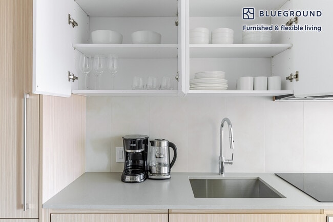 Building Photo - 240 3rd Ave