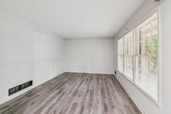Foto del edificio - 2600 Lantern Ln