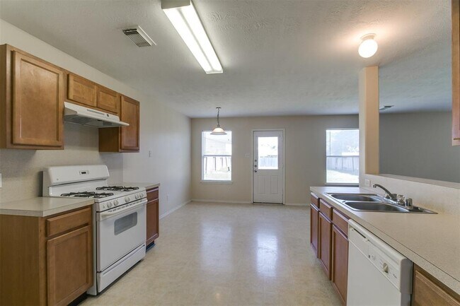 Building Photo - 17434 Wigeon Way Dr