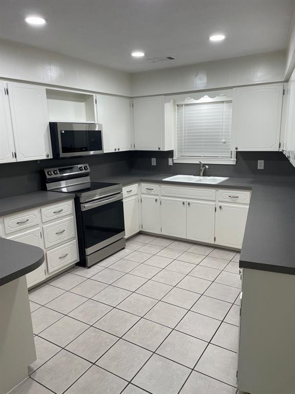 Foto del edificio - 300 Evergreen Cir