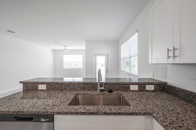 Building Photo - 11111 65th Ter E