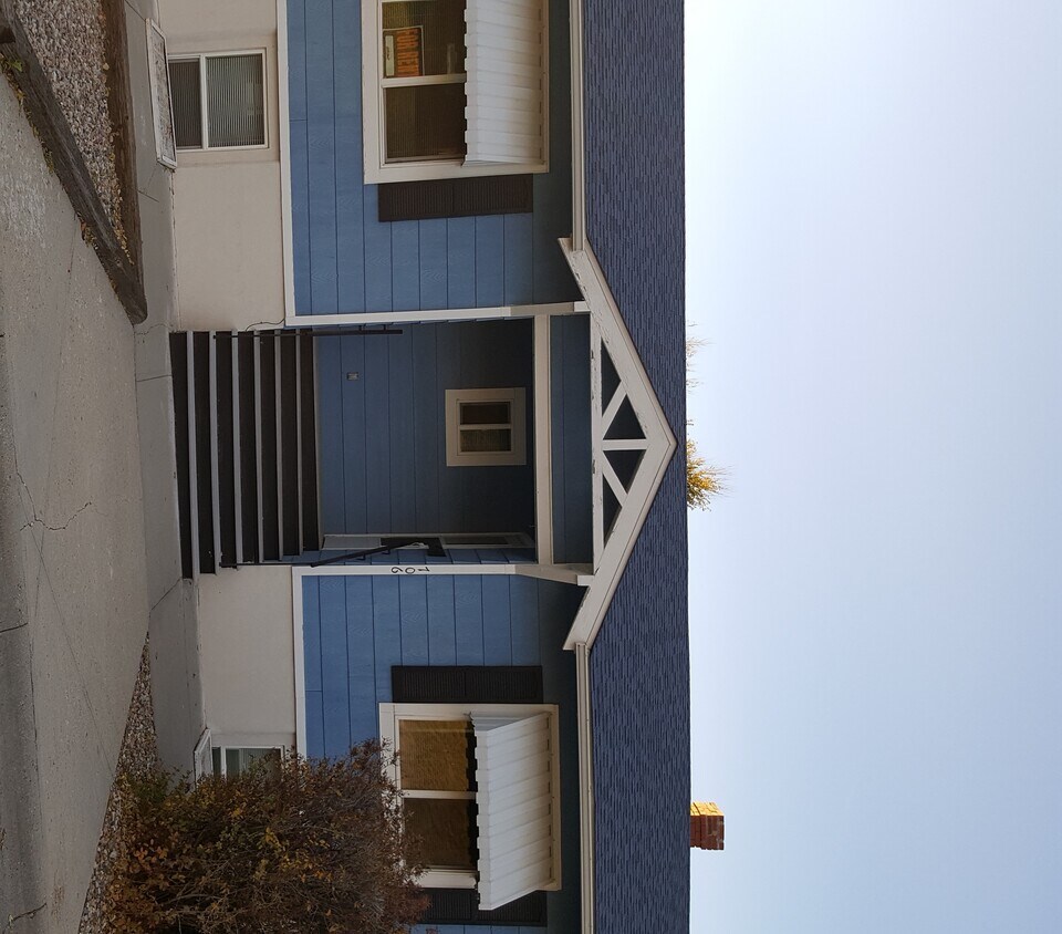 706 S Oakcrest Ave, Casper, WY 82601 Apartments in Casper, WY