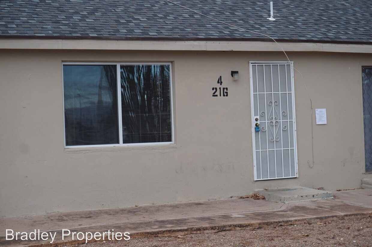 Foto principal - 214-216 N Canyon Dr