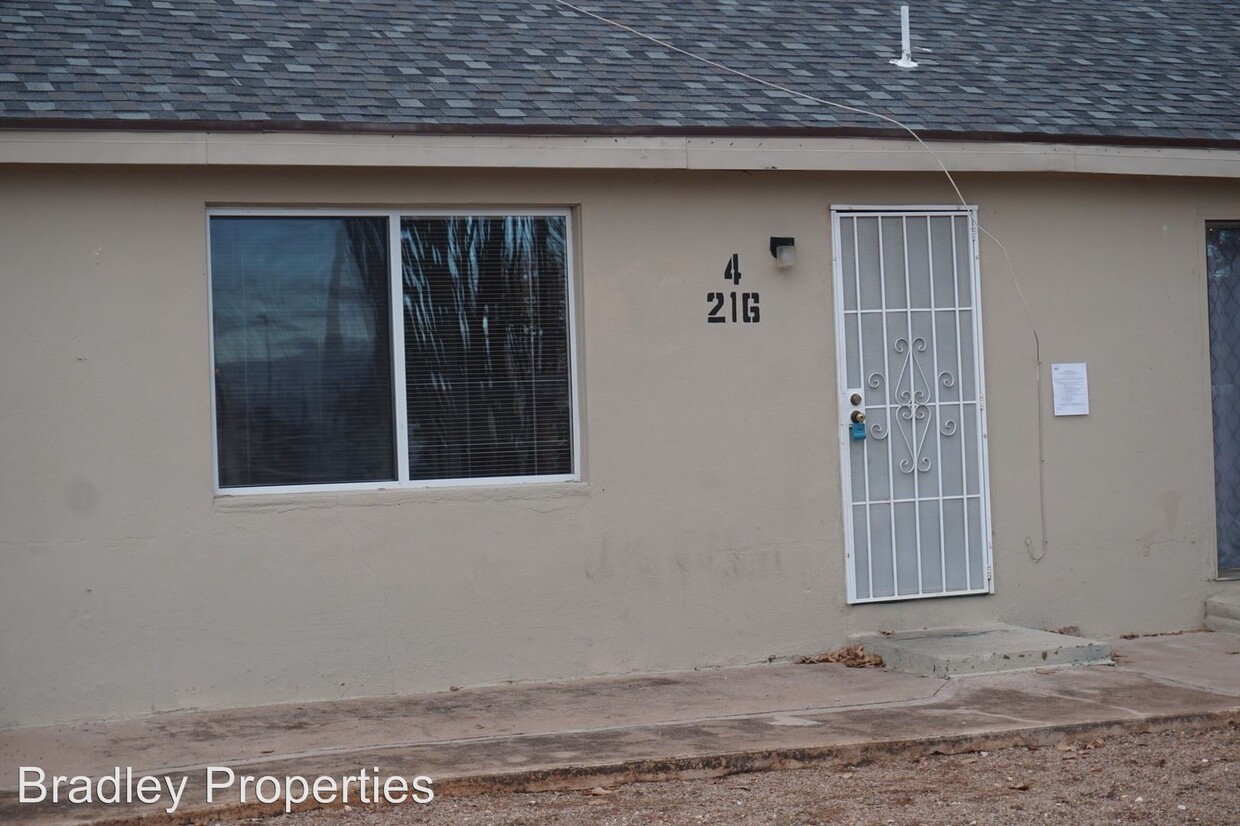 Primary Photo - 214-216 N Canyon Dr