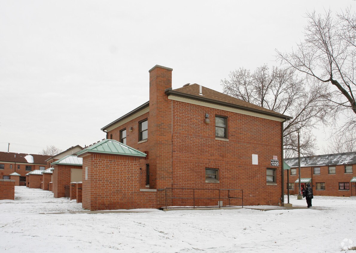 Primary Photo - 1320 Phale D. Hale Dr