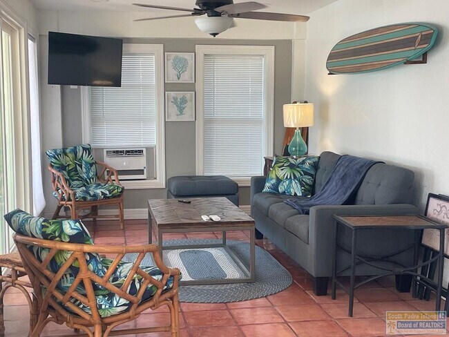 Foto del edificio - 921 Bass Ave