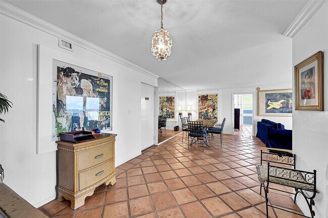 Foto del edificio - 2841 N Ocean Blvd