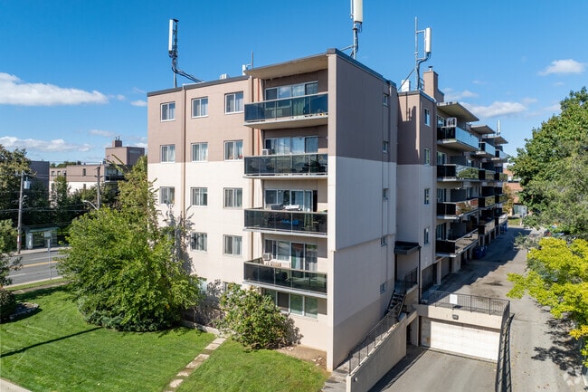 Appartements du 3905 rue Bathurst - 3905 Bathurst St