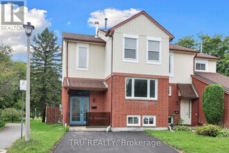 Building Photo - 52 Greenboro Crescent