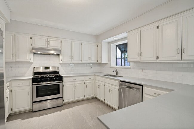 Building Photo - 7315 Rutgers Dr