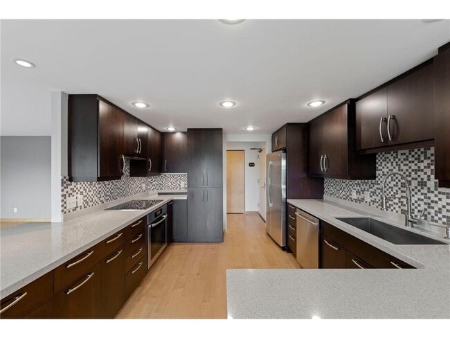 Foto del edificio - 2885 Knox Ave S