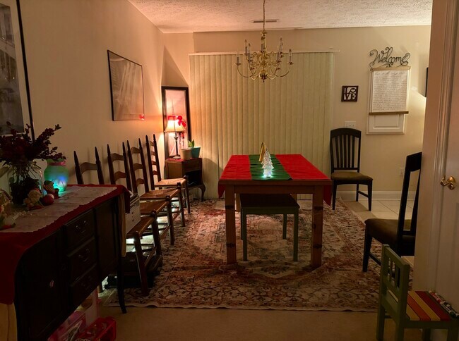 Foto del edificio - 465 Oaktree Blvd