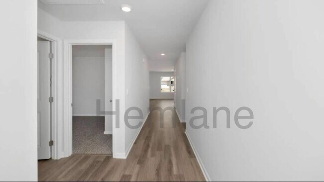 Building Photo - 1507 Heritage Cir SE
