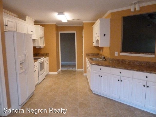 Building Photo - 4 br, 2 bath House - 980 Cannock Street