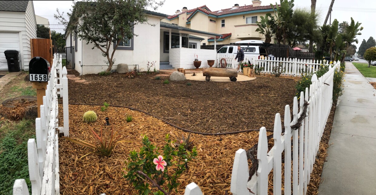 Front Yard - 1666 Missouri Street
