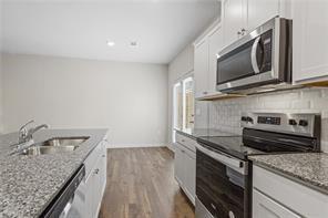 Foto del edificio - 445 Stoneybrook Dr