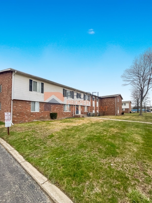 Building Photo - 35301 Michelle Dr