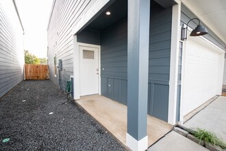 Building Photo - 10217 Berkeley Spgs Trl