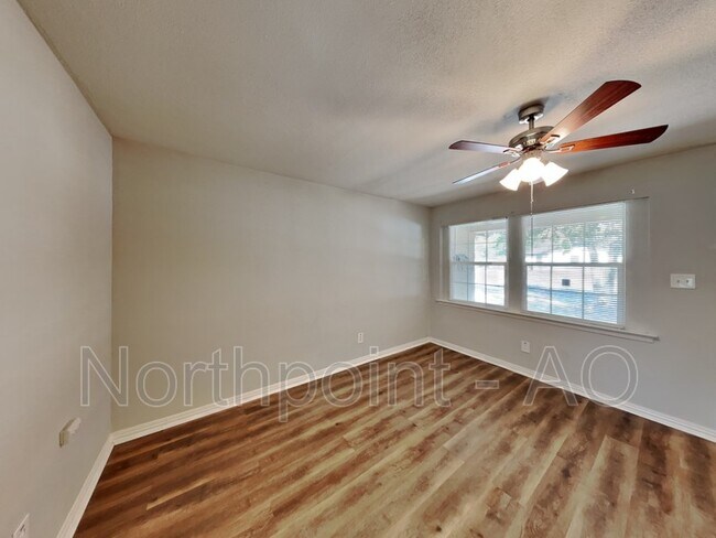 Building Photo - 1754 E Red Bird Ln