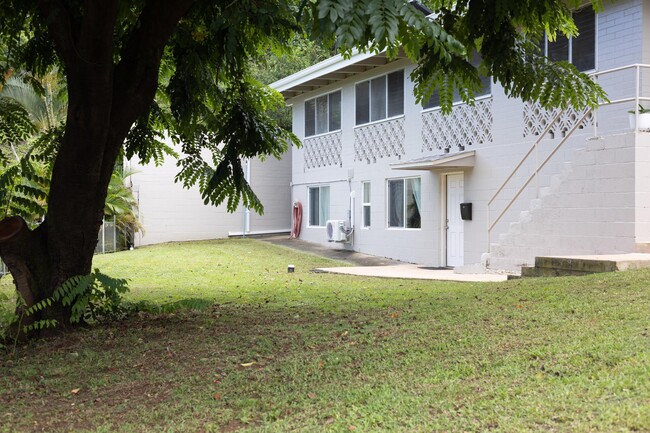 Building Photo - 1356 Maleko St
