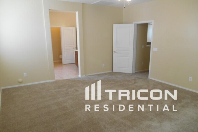 Foto del edificio - 6931 W Carson Rd