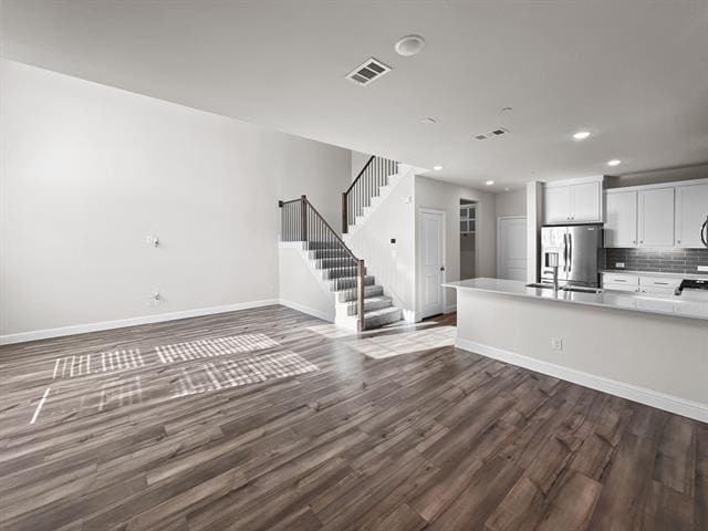 Foto del edificio - 8876 Samara St
