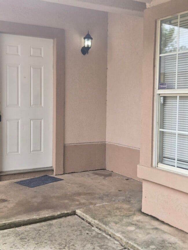 Building Photo - 9570 Bowen dr