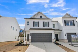 Building Photo - 17 Lone Cypress St
