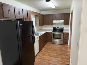Building Photo - 201 Correll Ln
