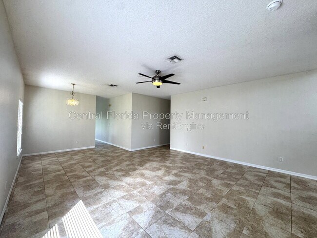 Building Photo - 450 Casting Ct