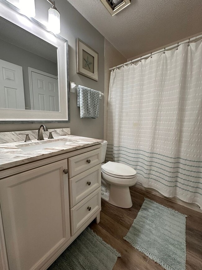 Building Photo - 50% OFF FIRST MONTHS RENT---- Condo in Miramar Beach