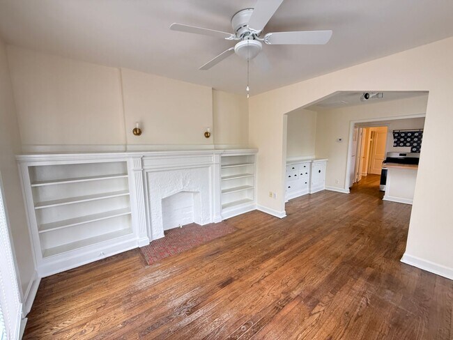 Building Photo - Tulsa One Bedroom Water and Trash Included