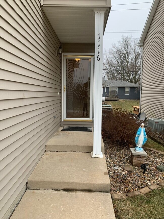 Foto del edificio - 1116 Doral Dr