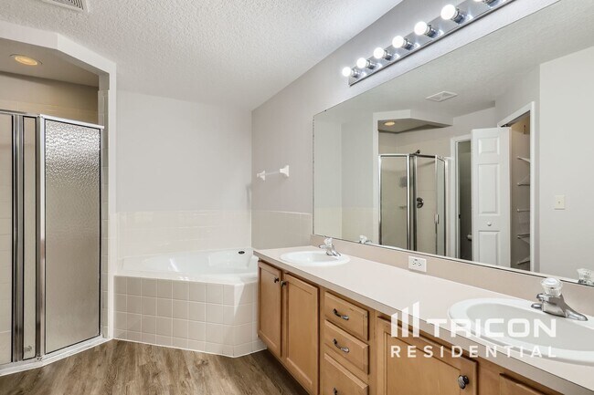 Foto del edificio - 117 Prairie Falcon Dr