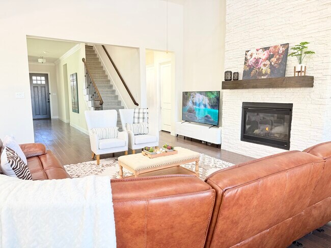 Building Photo - 6817 Golf Club Dr