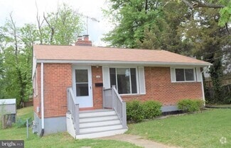 Building Photo - 146 S French St