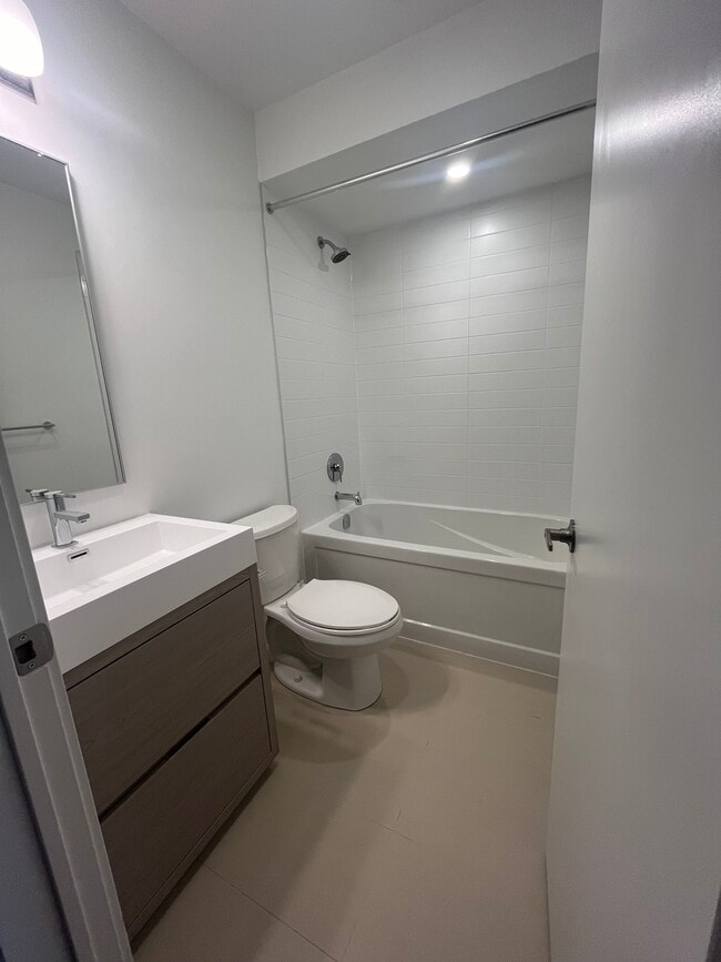 Building Photo - 80 Grn Gdns Blvd