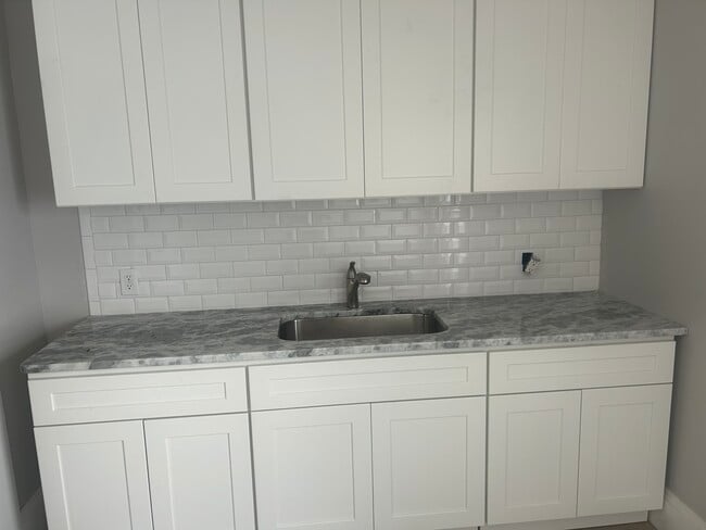 Foto del edificio - 2185 E 71st St