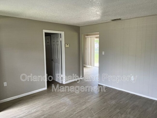 Building Photo - 5017 Elese St