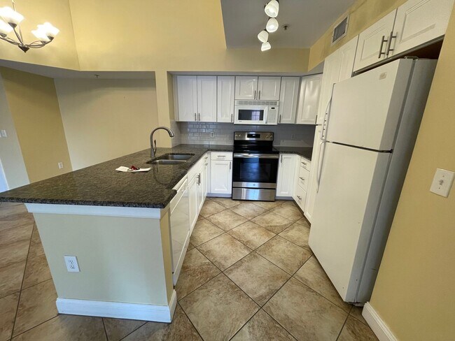 Building Photo - ANNUAL RENTAL - THE ENCLAVE OF NAPLES - 2 ...