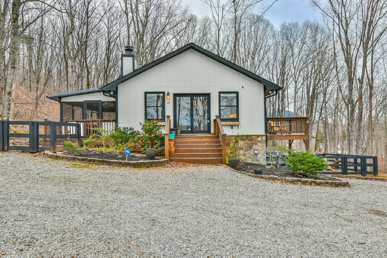 42 Lupine Dr, Cleveland, GA 30528 Room for Rent in Cleveland, GA